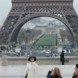 Kristen � c�t� de chez toi!